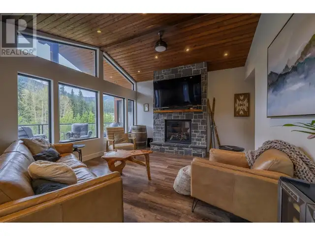 2401 FAIRWAYS Drive Sun Peaks, British Columbia in Houses for Sale in Kamloops - Image 8