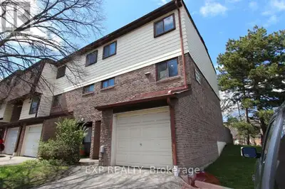 Beautiful 3 Bedroom Townhouse In Mississauga/ Renovated 5 years ago/Home Features Main Floor W/ Cath...