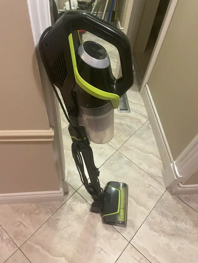 BISSELL Pet Hair Eraser® Slim Corded Stick Vacuum Powerful Pet in Vacuums in City of Toronto - Image 7