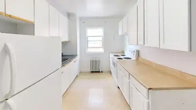 AVAILABLE MAY 1ST OR SEPTEMBER 1ST!!! PET FRIENDLY!!! VIRTUAL TOUR: https://my.matterport.com/show/?...