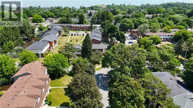 136 JANSEN Avenue Kitchener, Ontario in Long Term Rentals in Kitchener / Waterloo - Image 7