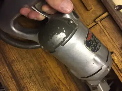 valve grinder for grinding valves in old motors., View more