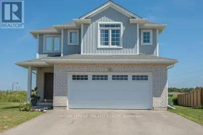 Welcome to 17 Evylean Court! You're welcomed by a spacious, open concept main floor with modern touc...