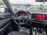Only 90 Miles! This Volkswagen Atlas boasts a Intercooled Turbo Regular Unleaded I-4 2.0 L/121 engin... (image 8)