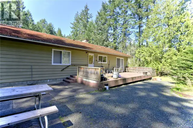1048 Price Rd Errington, British Columbia in Houses for Sale in Parksville / Qualicum Beach - Image 5