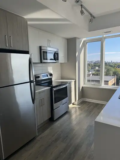 Suite Amenities Air conditioning & heat included Fridge Stove Stacked laundry in suite Dishwasher Ha...