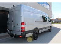 4X4 - RARE FIND SPRINTER 170 FULL SIZE 5 PASSENGERS CREW VAN WITH 4X4!!! 2015 MERCEDES SPRINTER 2500... (image 8)