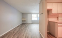 One upper Stacked townhouse is available immediately for 1 year lease at 1200 Courtland Avenue east... (image 8)