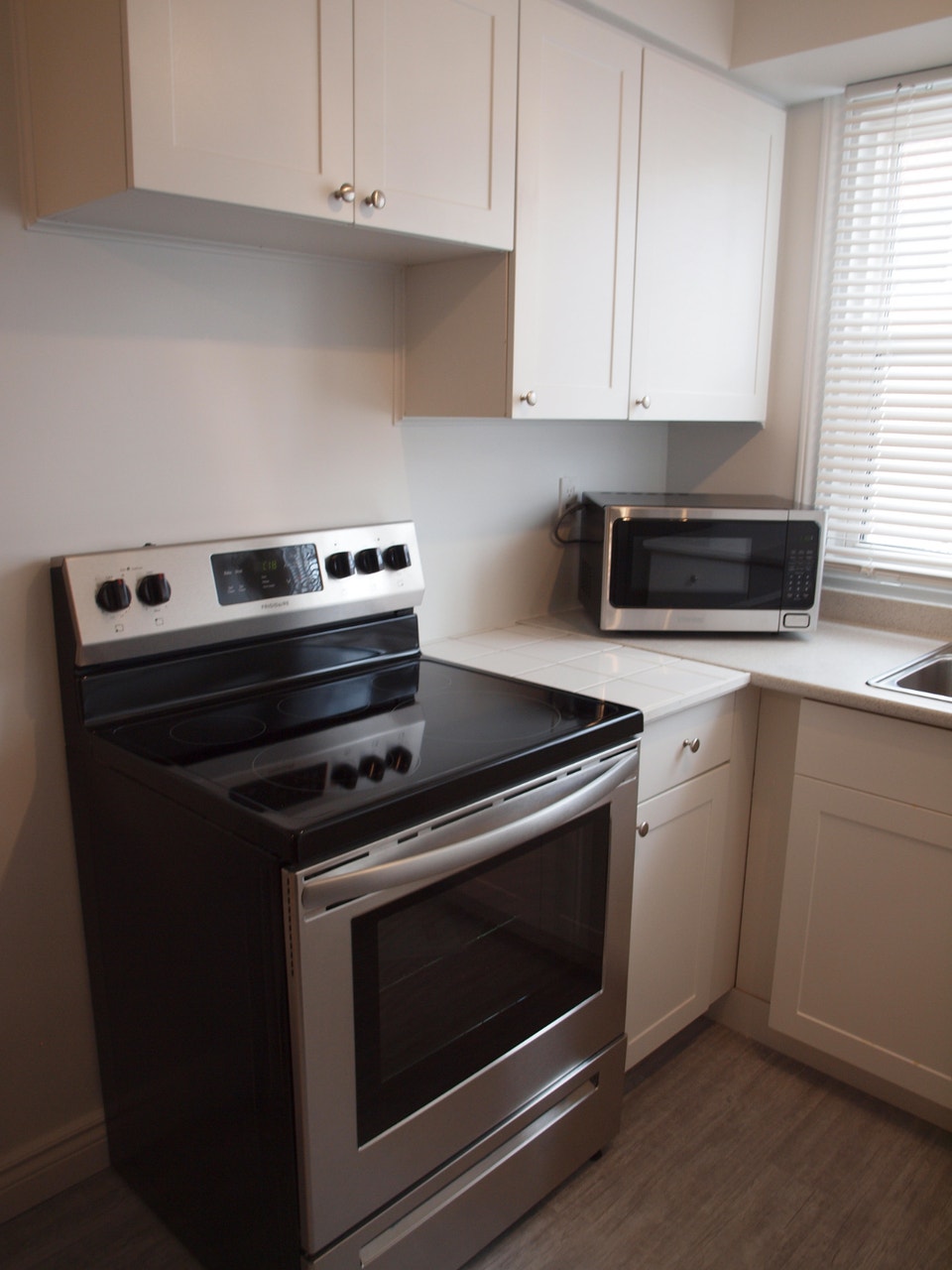 Village Millcraft Apts. - Available 2BR+Den $1950 - Oct. 15th. 2