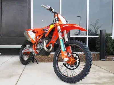 Finance from $125 bi-weekly!* Click "Get Financing" to see if you qualify! Apex Cycle 1-888-702-4150...
