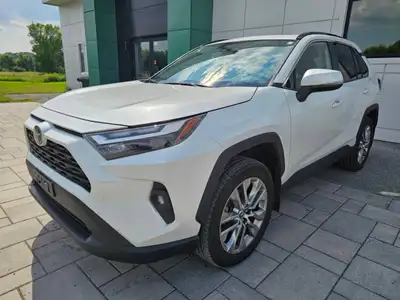 Kijiji Engine: 4 Cylinder Engine 2.5L L/100Km City: 8.8 L/100Km Hwy: 7.1 Safety Equipment Electronic...
