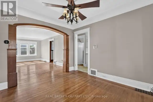 72 HOUGHTON AVENUE S Hamilton (Delta), Ontario in Houses for Sale in Hamilton - Image 11