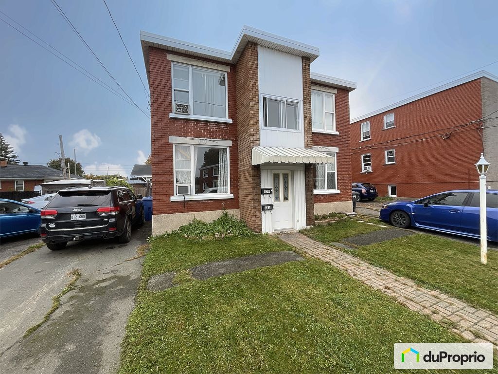 $549,000 - Duplex for sale in Granby — photo 1