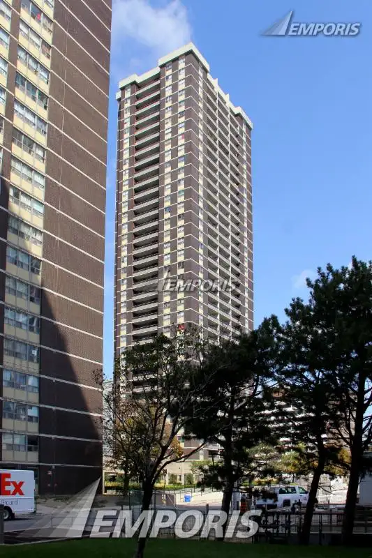 Furnished Room for rent in High rise Building Islington Subway