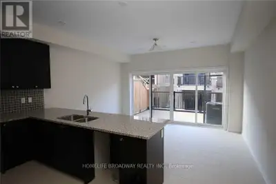 Welcome To Luxury Freehold Townhouse. With Large Kitchen,Hardwood Floor Through Out. Open Concept De...