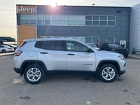 Cloth Low-Back Bucket Seats, Heated Front Seats, 8.4 Touchscreen Display, Apple Carplay, Google Andr... (image 6)