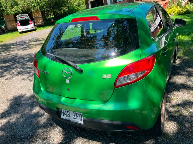 2011 Mazda2 — photo 2
