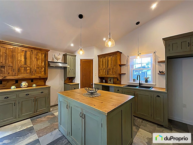 $520,982 - Price Taxes Not Included - 1 1/2 Storey - St-Valentin — photo 1