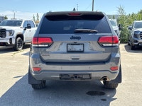 AMVIC Licensed Dealer * Heated Seats & Steering Wheel * Power Liftgate * Remote Start * Universal Ga... (image 6)