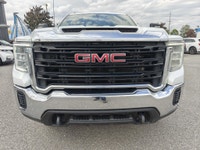 $0 DOWN-$214-WKLY PMT! 4X4, 2500 HD LONG BOX, 4-DOOR, 6.6L V8, RUNNING BOARDS, APPLE CARPLAY/ANDROID... (image 2)