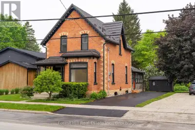 62 BRUCE STREET S Blue Mountains, Ontario
