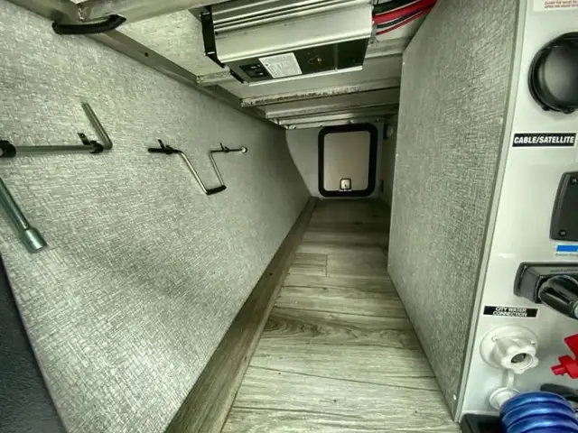 2025 EAST TO WEST Alta 3100KXT in Travel Trailers & Campers in Bedford - Image 21