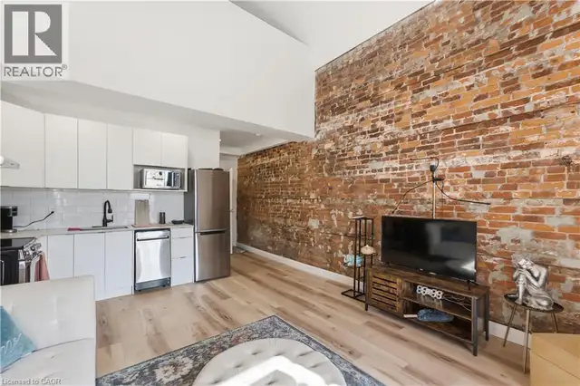 45 WELLINGTON Street N Hamilton, Ontario in Houses for Sale in Kitchener / Waterloo - Image 10