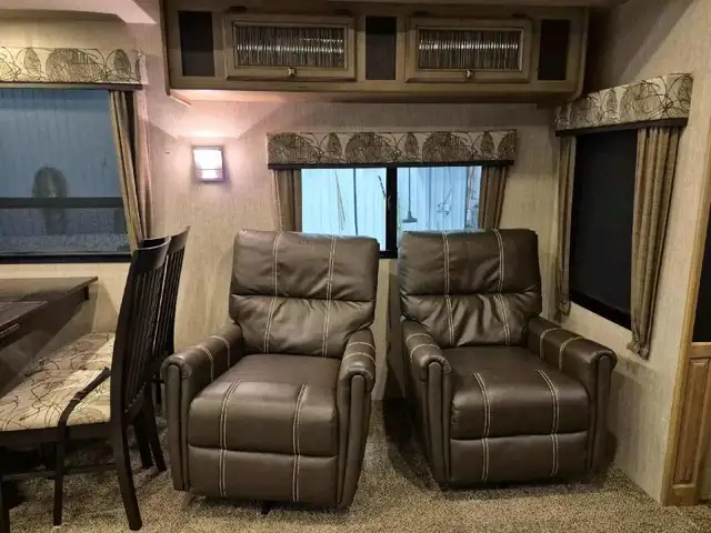 2016 Cruiser RV Crossroads 315RL in Travel Trailers & Campers in Thetford Mines - Image 17