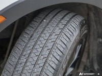 * Real Time All-Wheel Drive with Intelligent Control * Four-mode drive system (Sport, Normal, Econ,... (image 9)