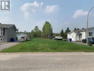Looking to build your new dream home this Summer? This is the last vacant lot on Grace Avenue in Por...