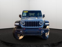 This Jeep Wrangler has a dependable Regular Unleaded V-6 3.6 L/220 engine powering this Automatic tr... (image 5)