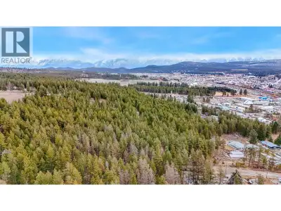 SELLER MAY CONSIDER FINANCING OAC. This stunning 5.25-acre property offers the perfect combination o...