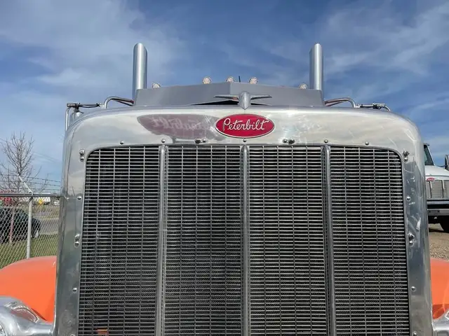 2025 PETERBILT 589 in Heavy Trucks in Saskatoon - Image 10