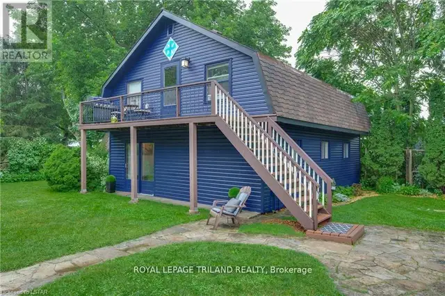 7575 BIDDULPH STREET Lambton Shores (Port Franks), Ontario in Houses for Sale in Grand Bend - Image 4