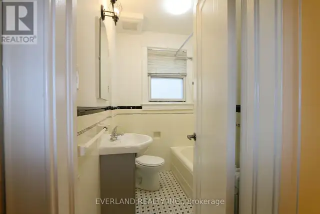 202 - 1753 BAYVIEW AVENUE Toronto (Leaside), Ontario in Long Term Rentals in City of Toronto - Image 23