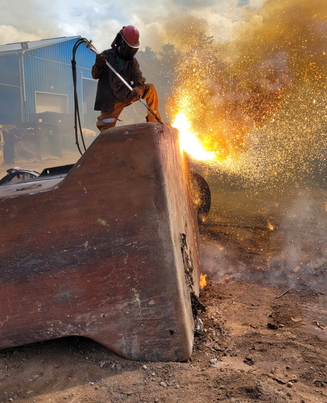 Torchman / Burner in Construction & Trades in Hamilton - Image 3