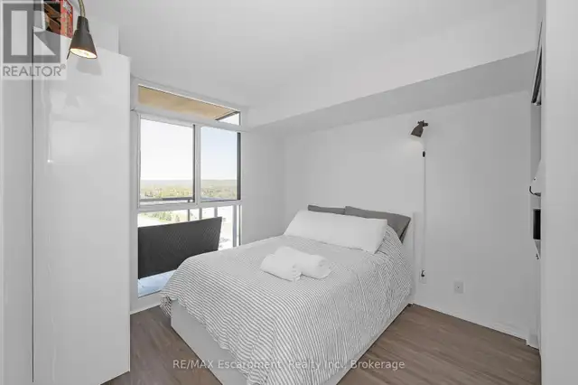1606 - 1940 IRONSTONE DRIVE Burlington (Uptown), Ontario in Condos for Sale in Oakville / Halton Region - Image 18