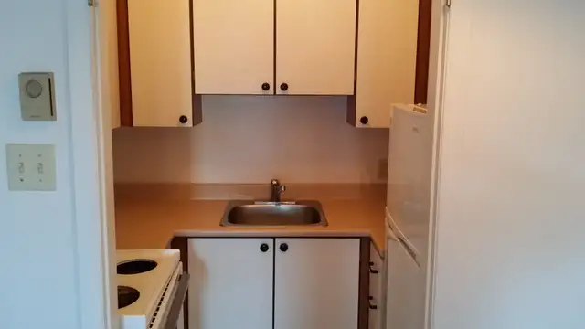 Mois Gratuit-Free Month 3-1/2  Crémazie Ouest / Parc Extension