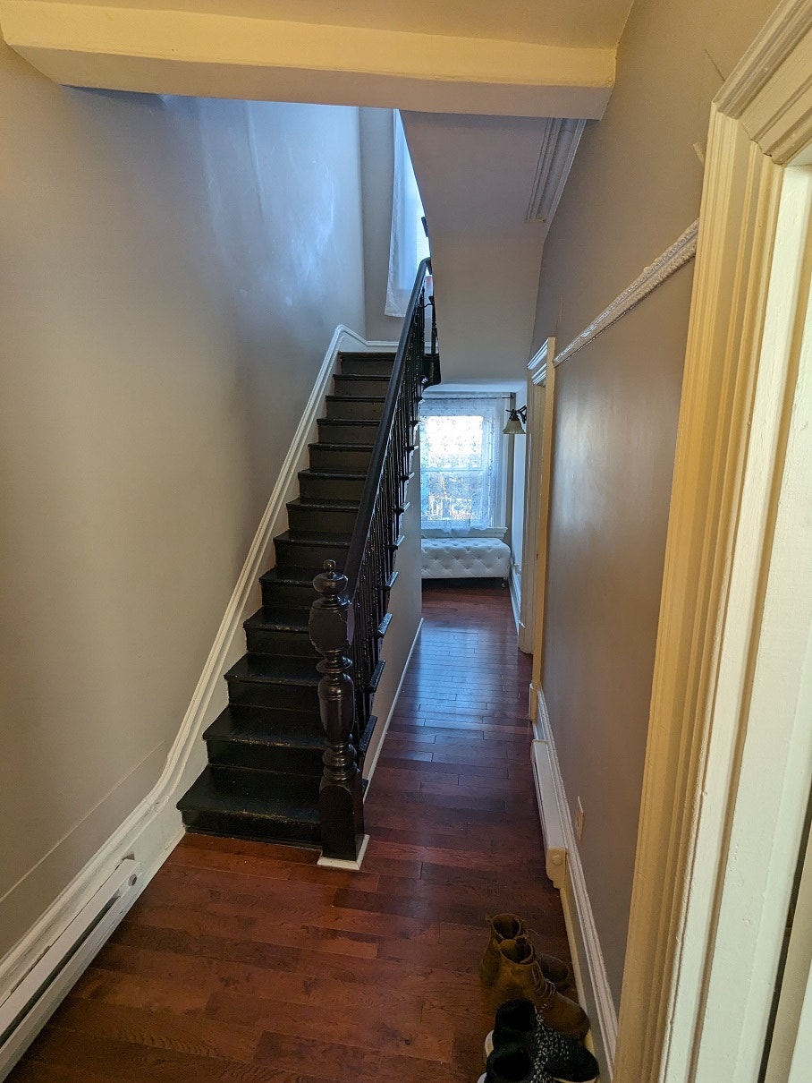 Large, Updated, 3-bedroom + Den in the heart of downtown 2