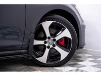 Le Volkswagen GTI 2016 incarne l'essence même de la conduite sportive et dynamique, offrant un mélan... (image 4)