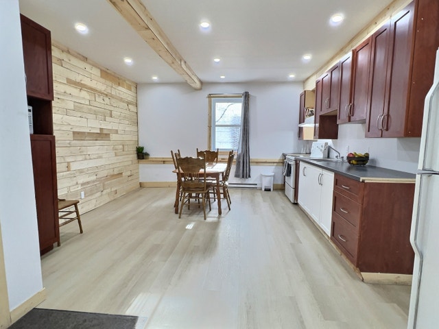 Chambre en colocation – Meublée – Tout inclus – Centre-ville — photo 3
