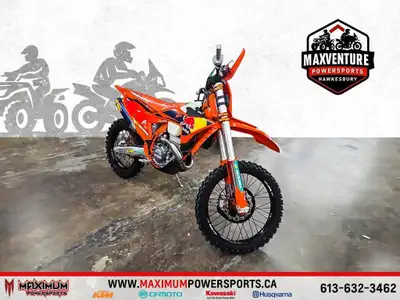 2026 KTM 350 XC-F Une moto de motocross de compétition haut de gamme, conçue pour offrir performance...