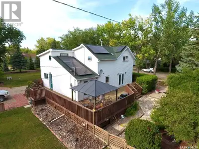 106 2ND ST EAST DINSMORE, SK Discover the perfect blend of history and modern convenience in this st...