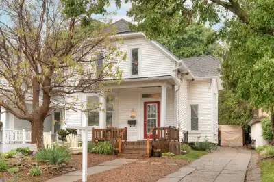 Welcome to 37 Cambridge St — where your new family home awaits! Perfect for first-time buyers or gro...