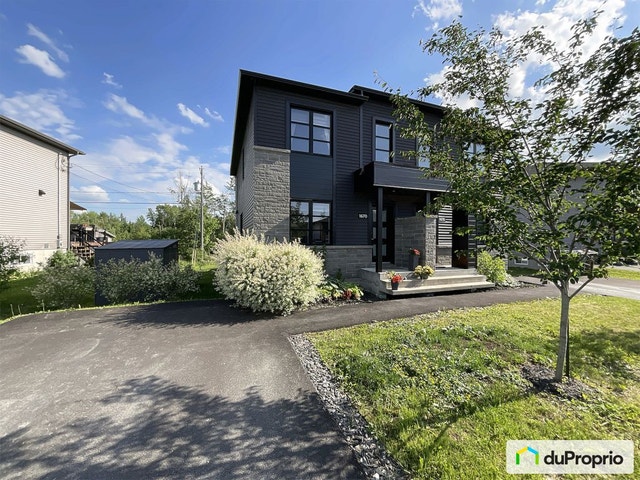 $468,900 - Semi-detached in Sherbrooke (St-Élie-d'Orford) — photo 1