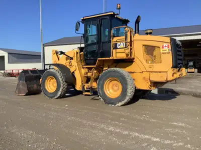 Welcome to Kent Farm Supplies Limited! GREAT SNOW LOADER,HAS IT COUPLER New/Used : Used Hours : 9694...