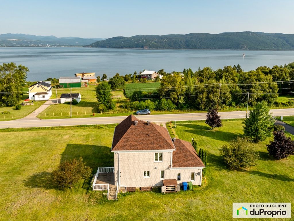 $699,000 - 2 Storey for sale in L'Isle-aux-Coudres (St-Louis) — photo 1