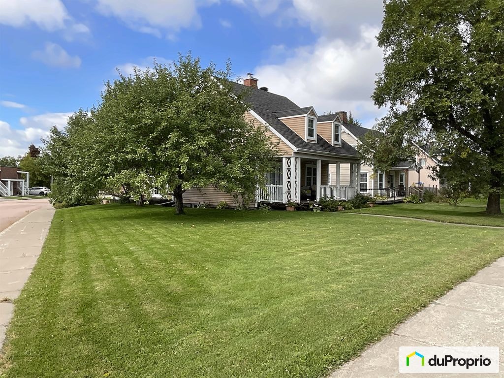 $355,000 - 2 Storey for sale in Jonquière (Arvida) — photo 2