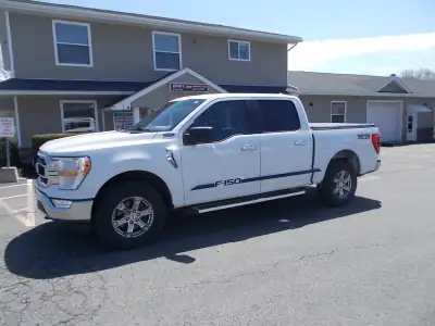 2022 Ford F150 Crew Cab XTR 4x4 6.5 ft box, 144,000km, 2.76, V6, gas, auto pw, pl, air, back-up came...