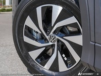 Navigate city streets and adventurous paths with unparalleled confidence and comfort in this practic... (image 7)